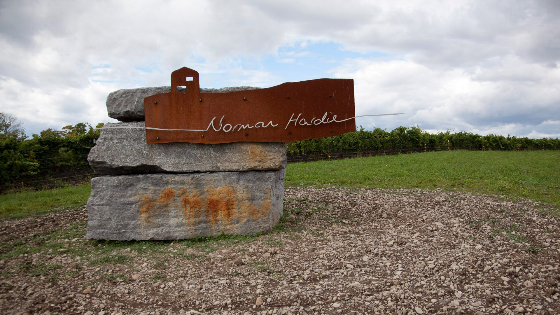 Norman Hardie Winery: Wood Fired Pizza & Wine